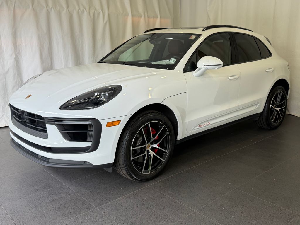 2024 Porsche Macan S's photo