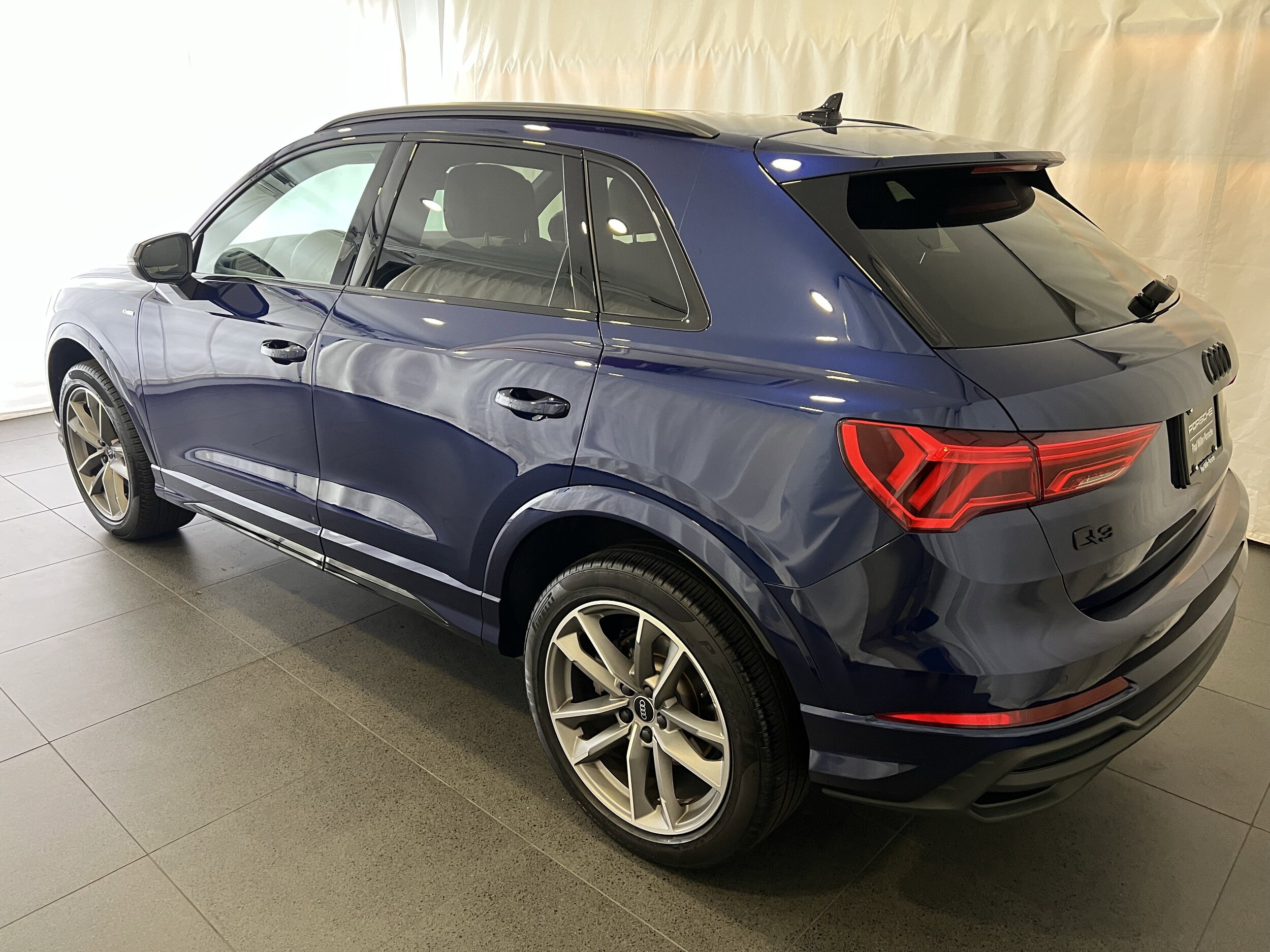 2024 Audi Q3 45 TFSI S line Premium photo 2