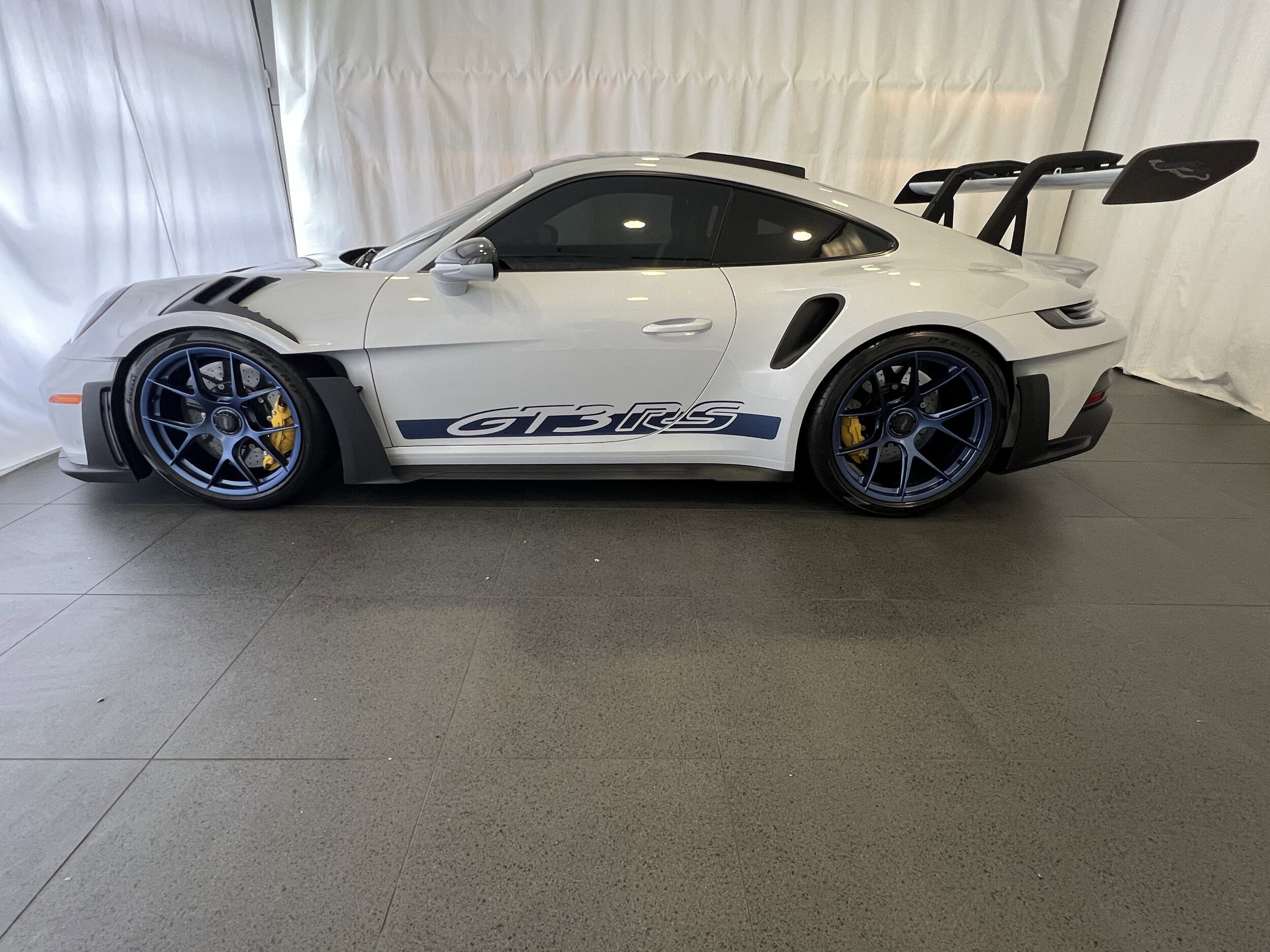 2024 Porsche 911 GT3 RS photo 2