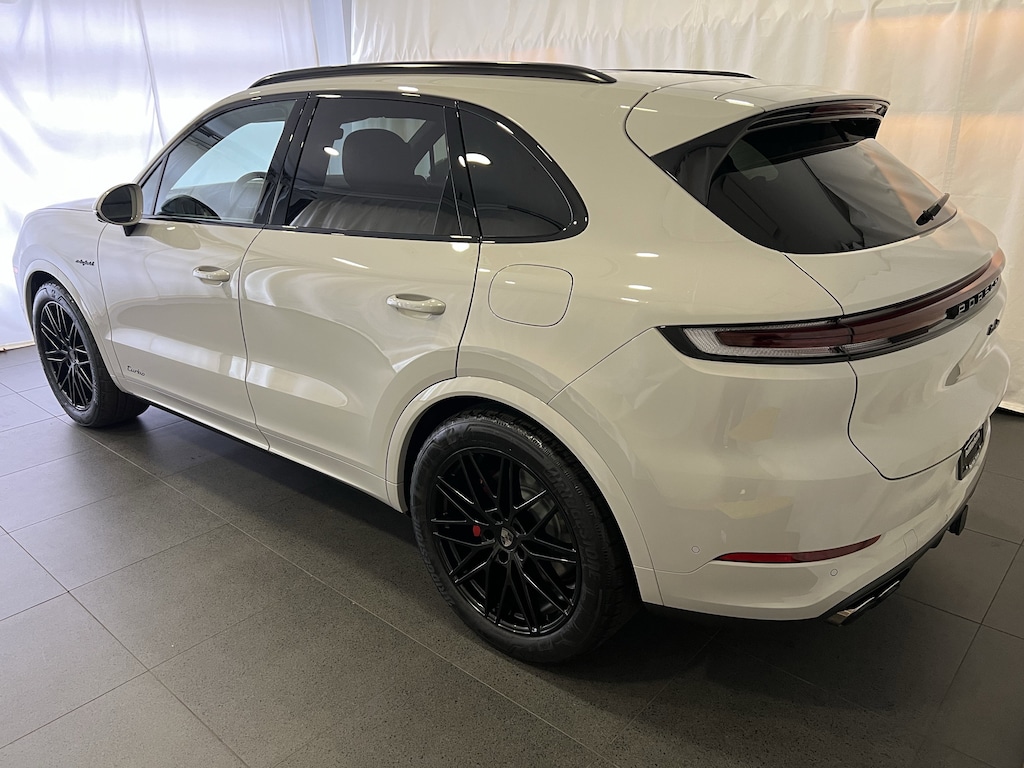 New 2026 Porsche Cayenne Turbo E-Hybrid SUV