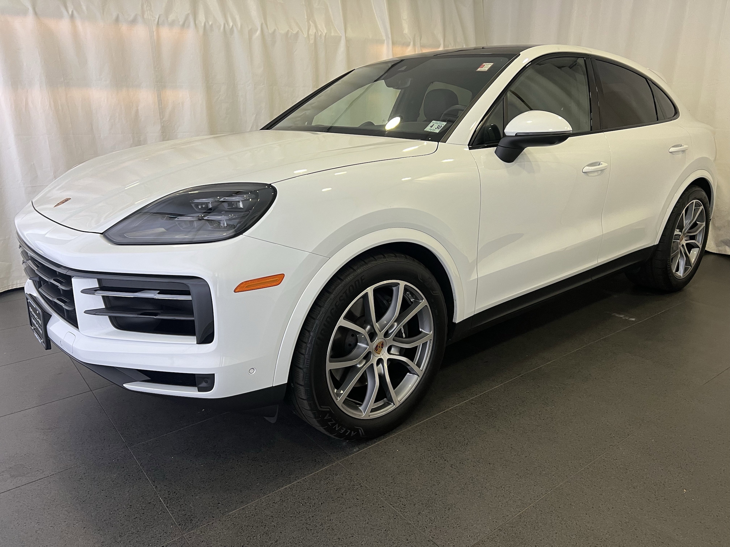 2025 Porsche Cayenne Coup Base's photo
