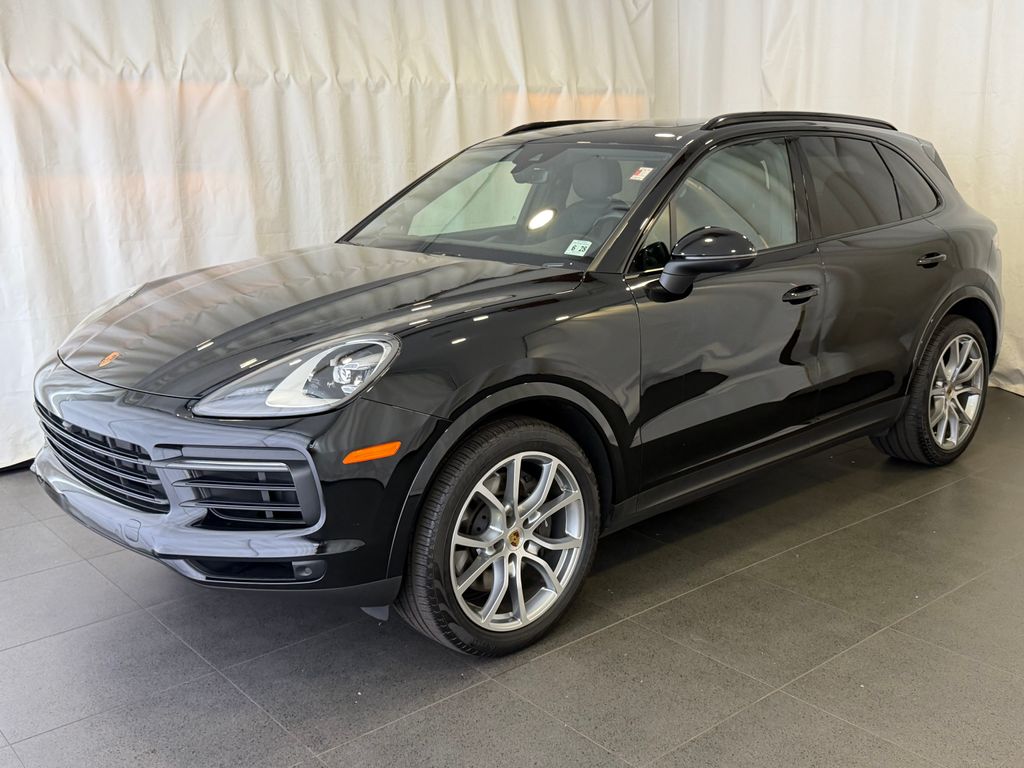2023 Porsche Cayenne Platinum Edition's photo