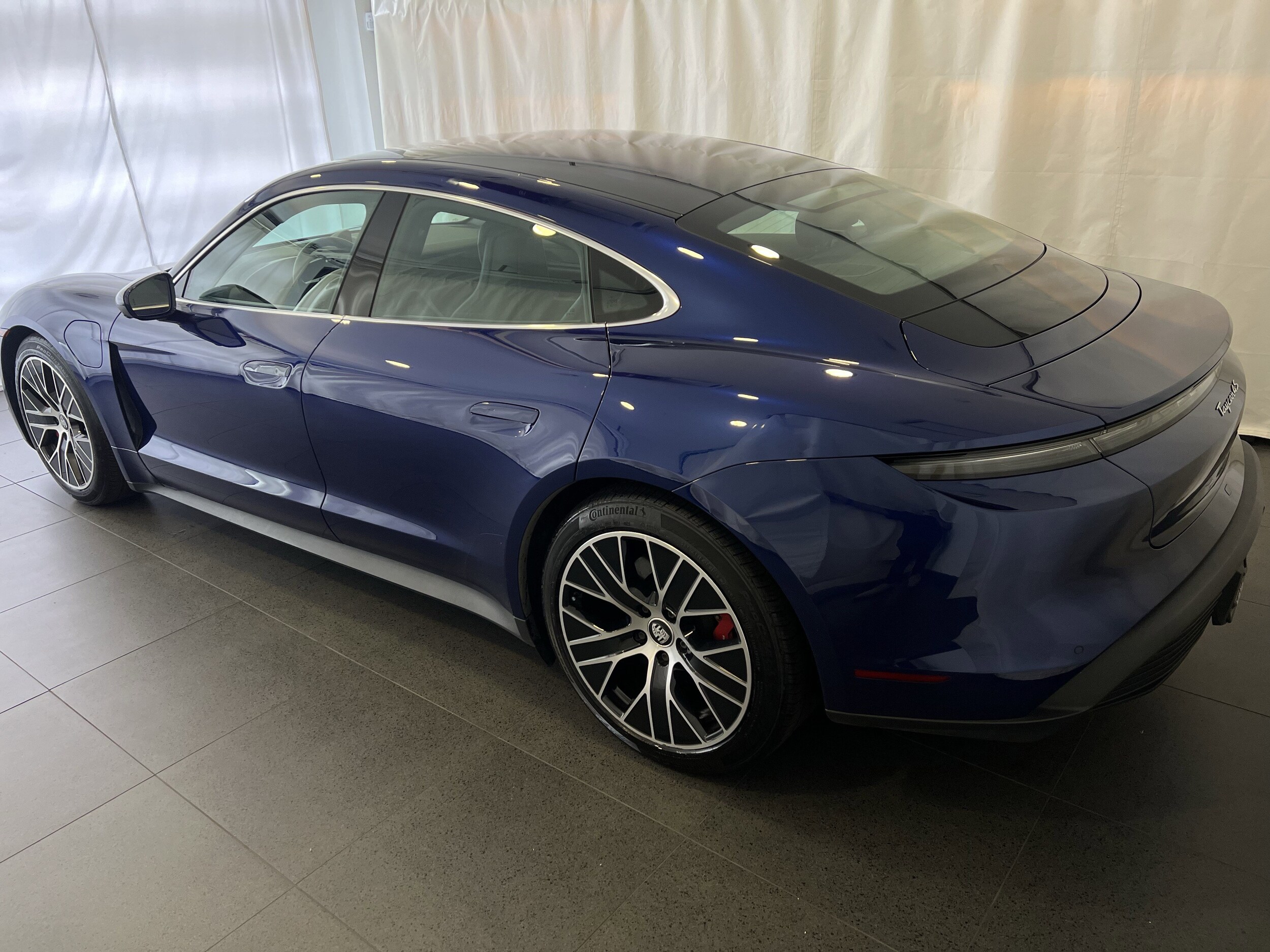 2022 Porsche Taycan 4S photo 3