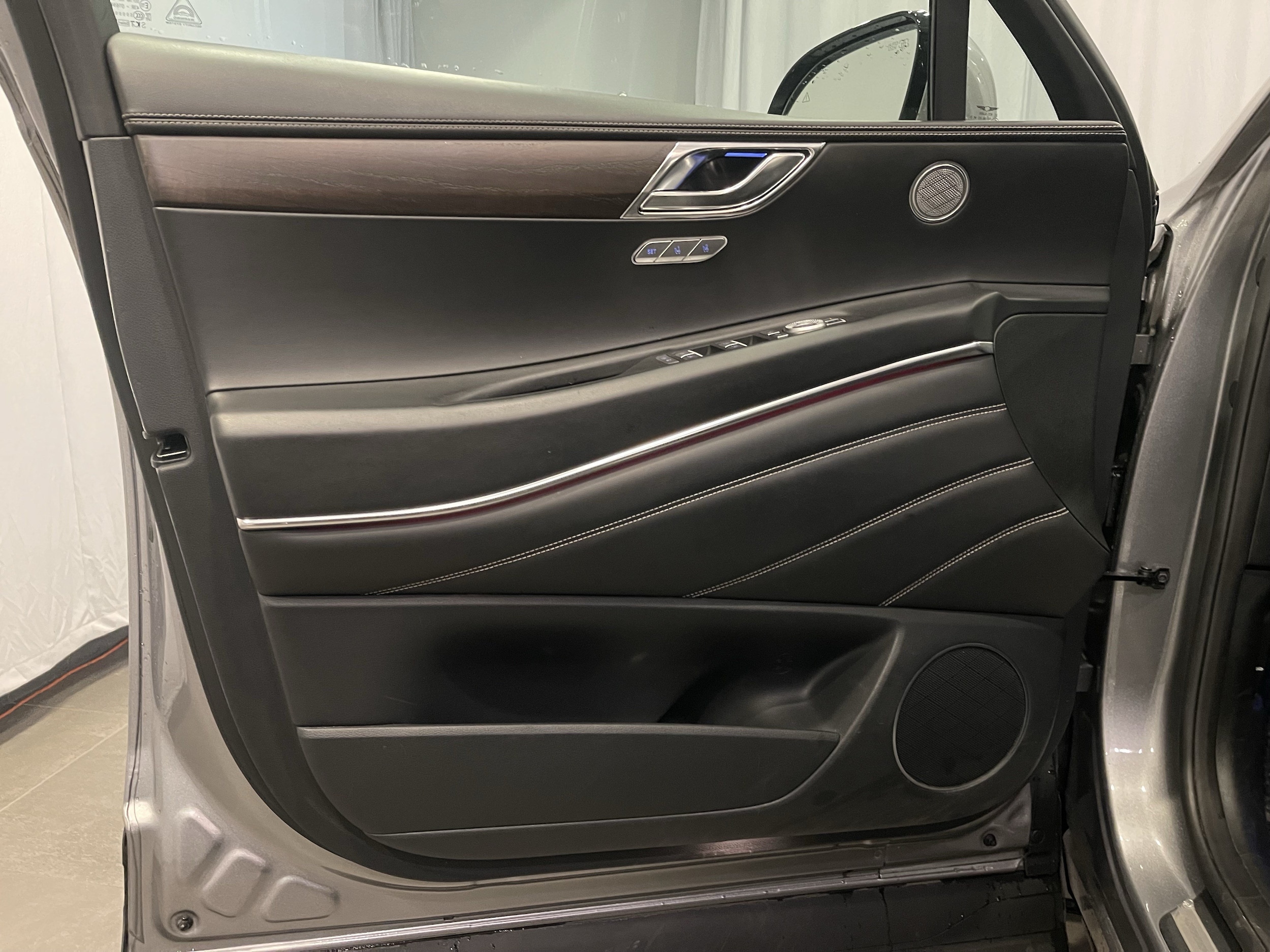 2024 GENESIS GV80 Standard - Photo 12
