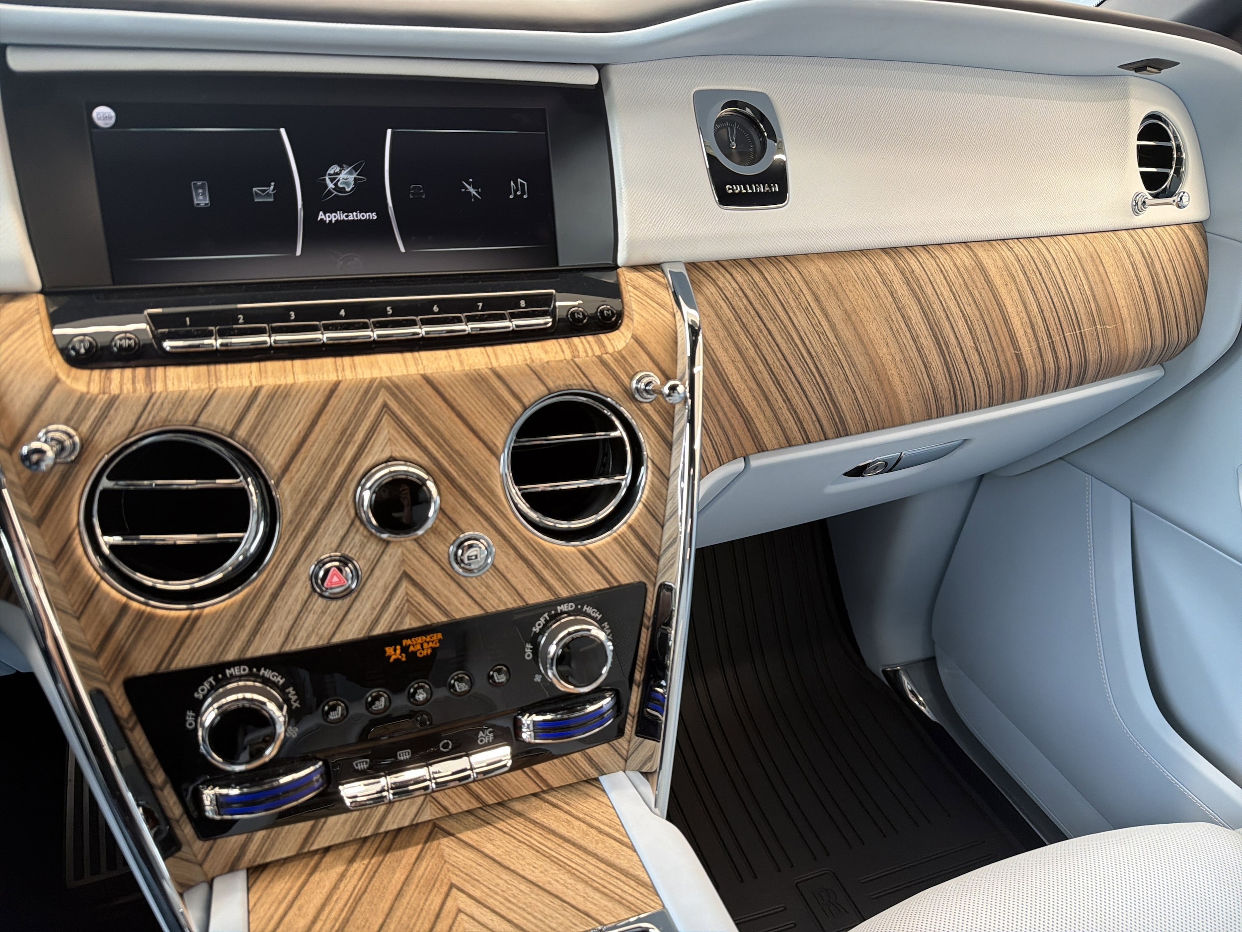 2023 Rolls-Royce Cullinan Base - Photo 21
