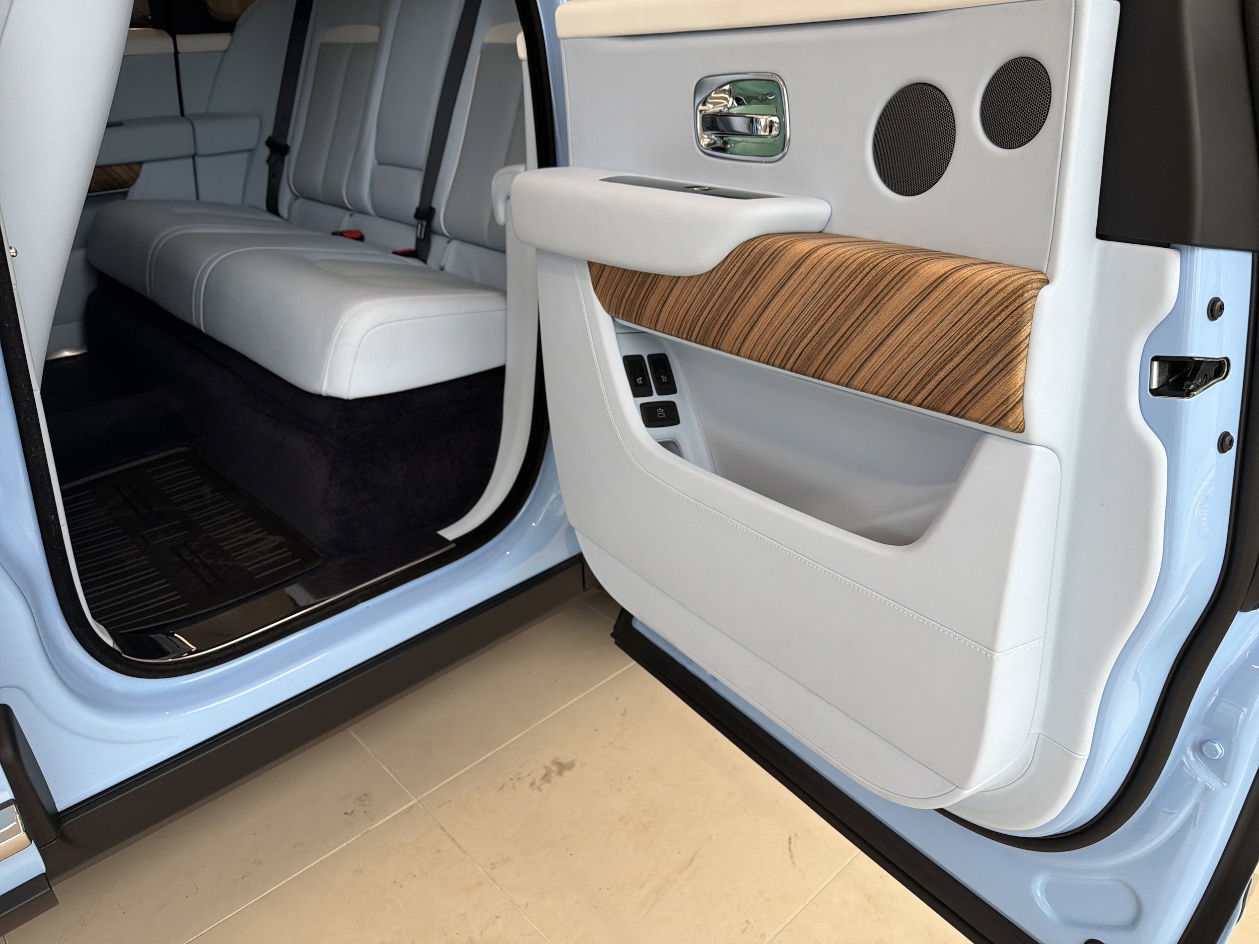 2023 Rolls-Royce Cullinan Base - Photo 47