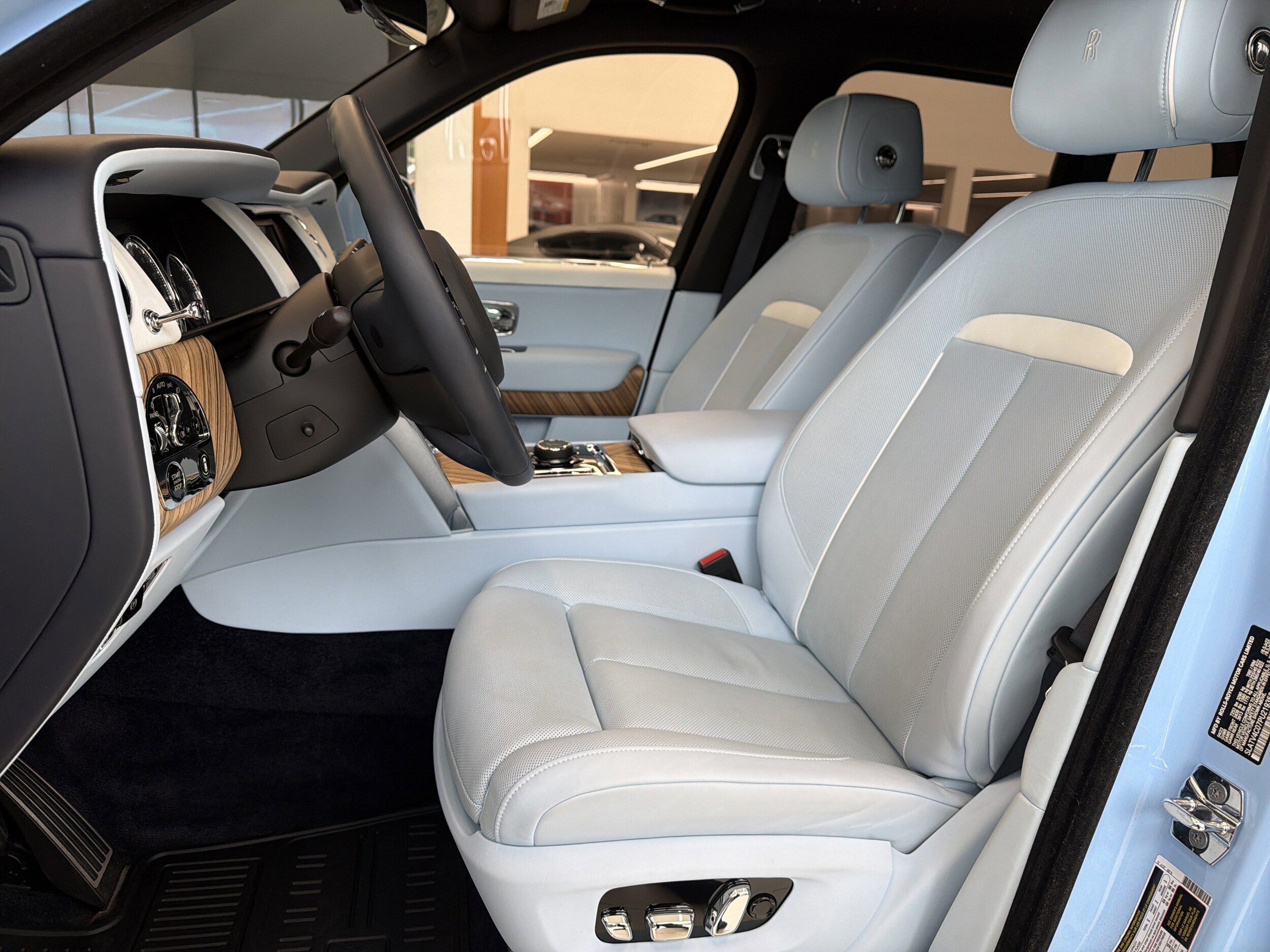 2023 Rolls-Royce Cullinan Base - Photo 14