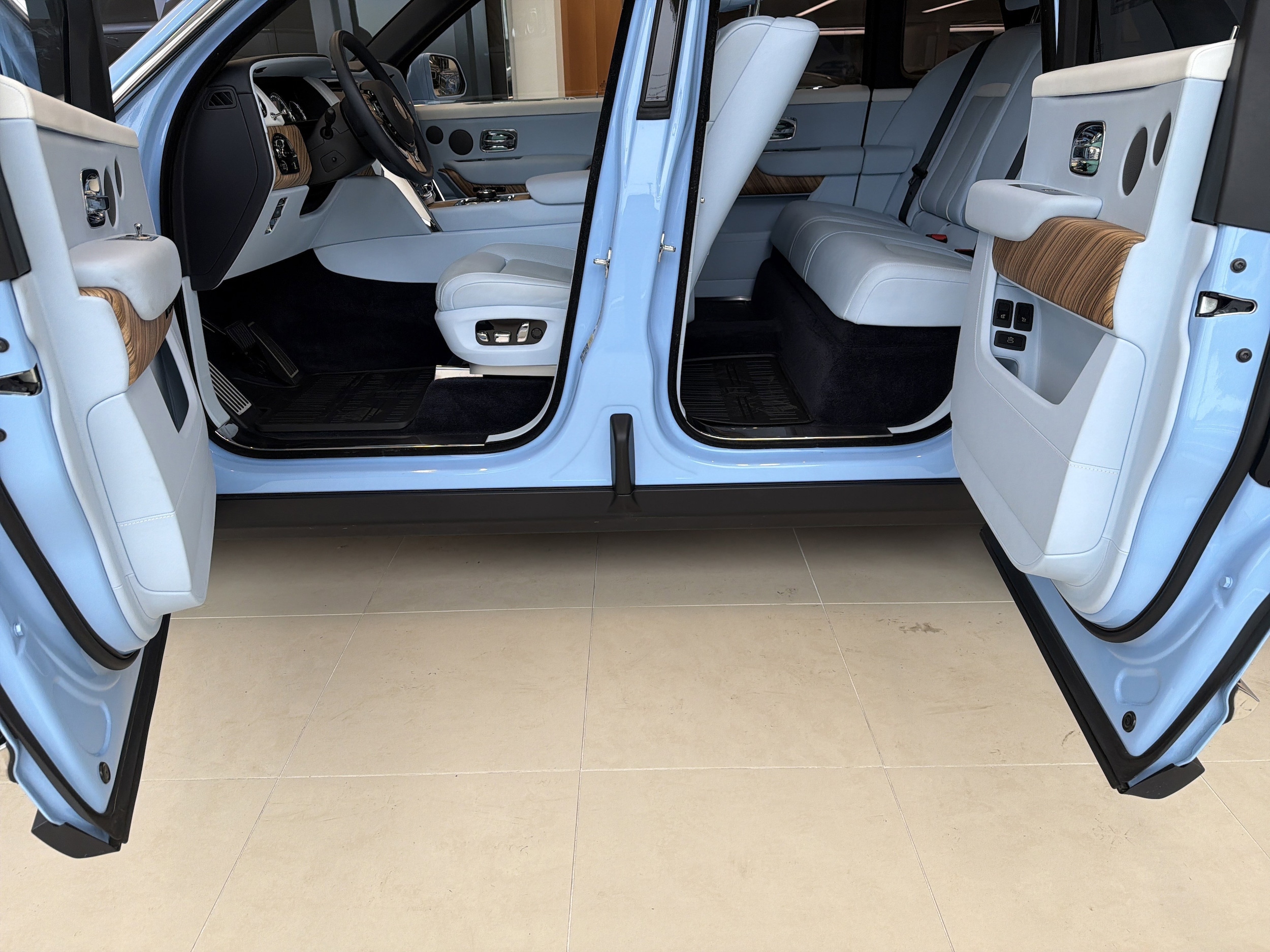 2023 Rolls-Royce Cullinan Base - Photo 48