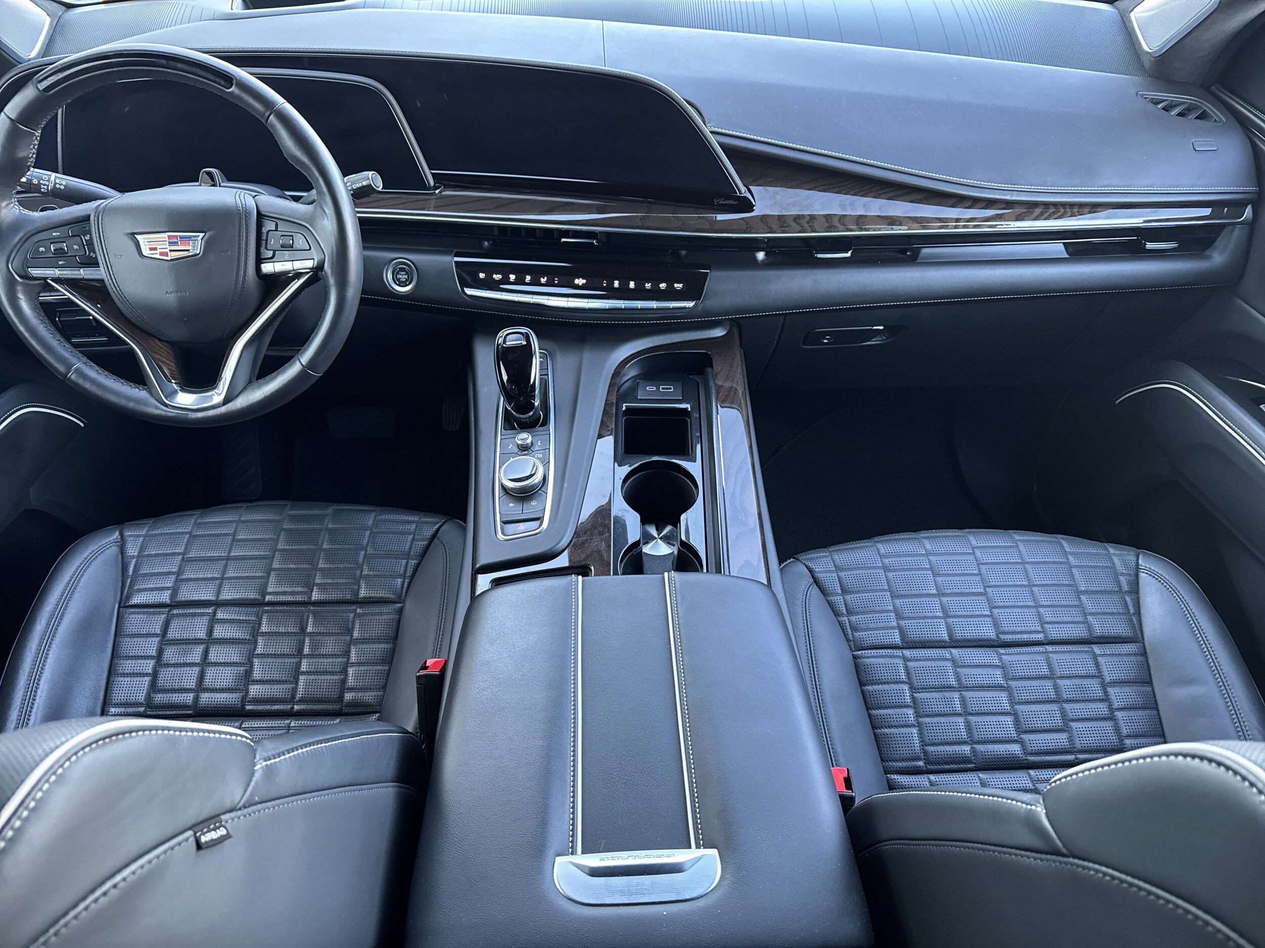 2023 Cadillac Escalade ESV Premium Luxury Platinum photo 3