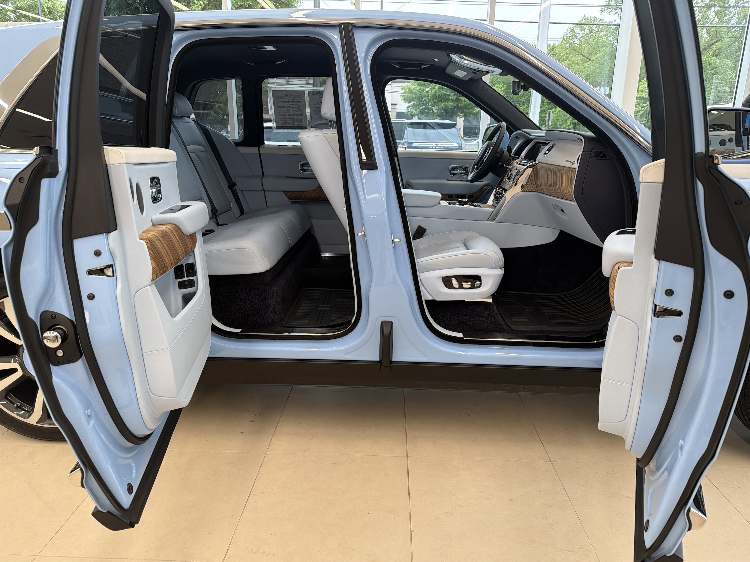 2023 Rolls-Royce Cullinan Base - Photo 36