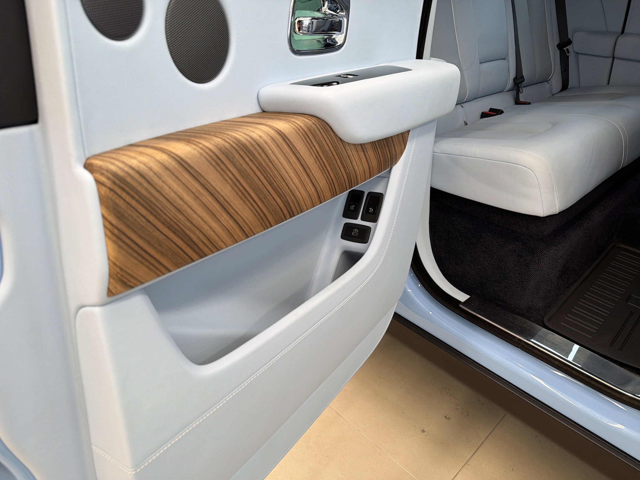 2023 Rolls-Royce Cullinan Base - Photo 38