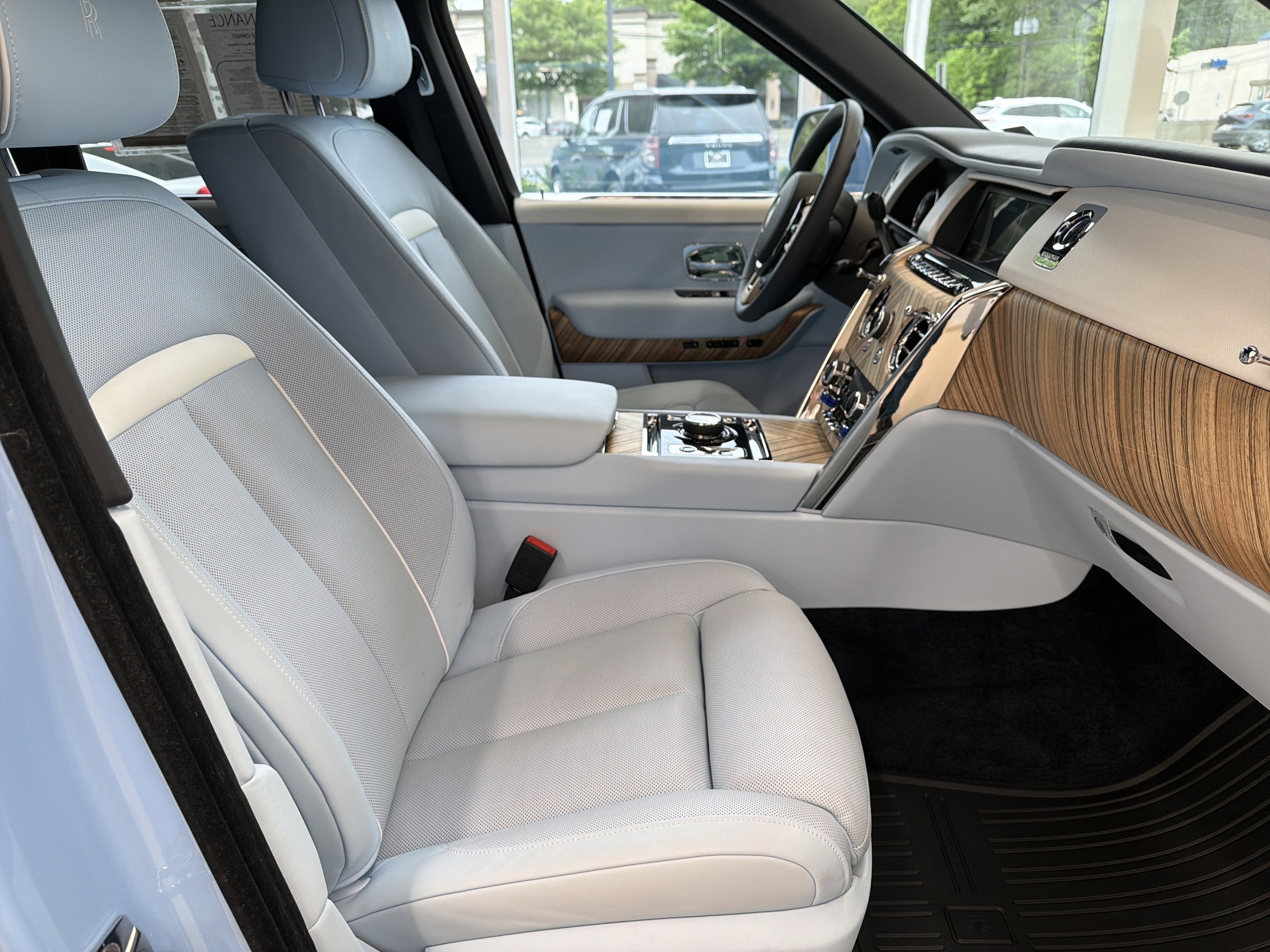 2023 Rolls-Royce Cullinan Base - Photo 31