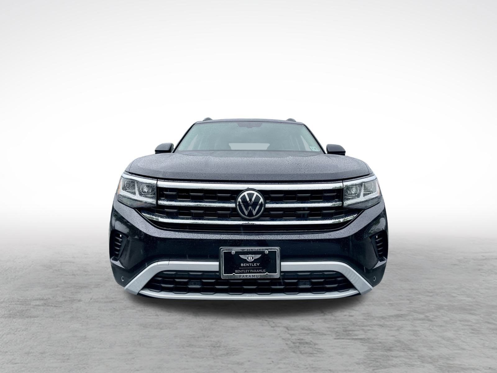 Used 2021 Volkswagen Atlas SE w/Tech with VIN 1V2HP2CA2MC563150 for sale in Paramus, NJ