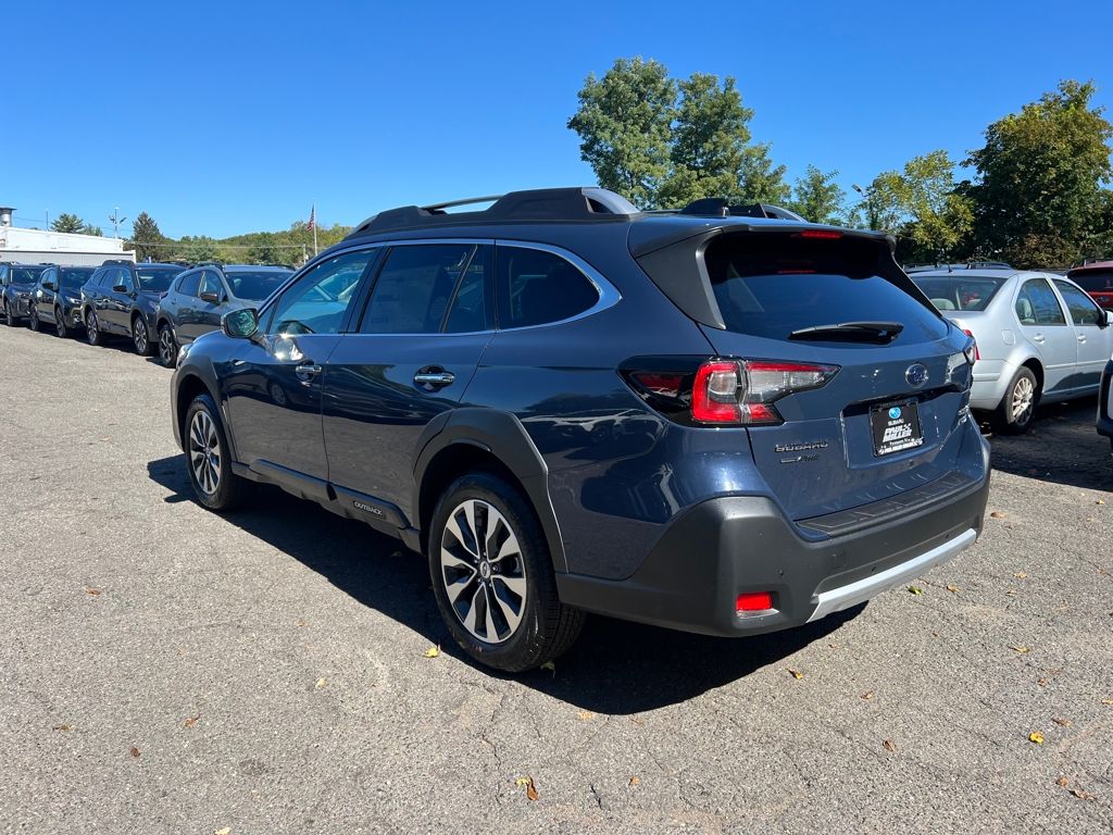 2025 Subaru Outback Touring photo 4