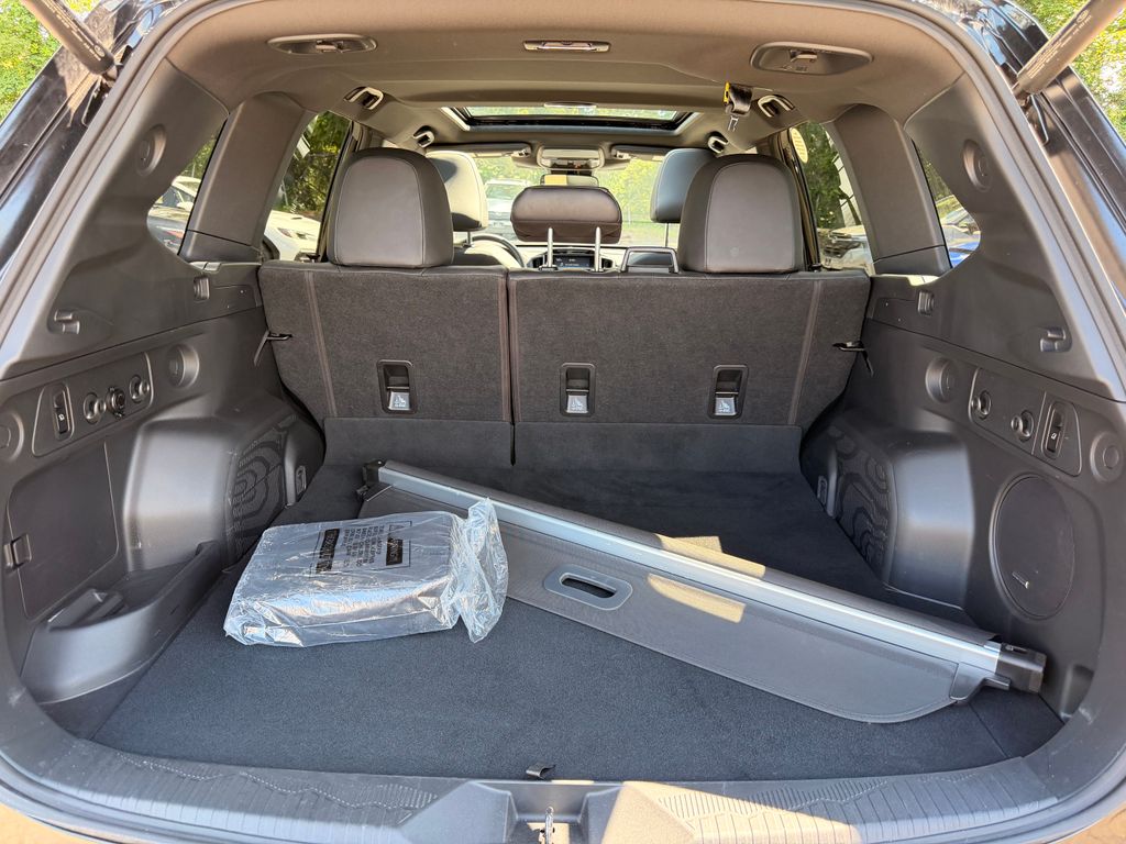 2025 Subaru Forester Limited - Photo 32