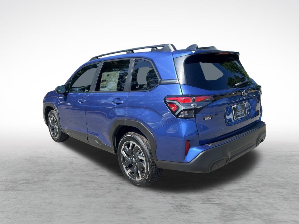 2025 Subaru Forester Premium photo 3