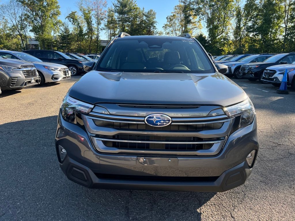 2025 Subaru Forester Premium photo 2