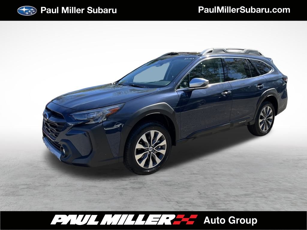 2025 Subaru Outback Touring's photo