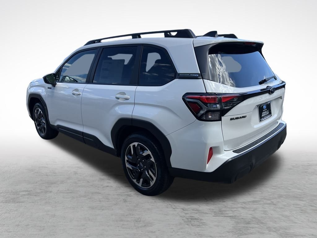 2025 Subaru Forester Premium photo 2
