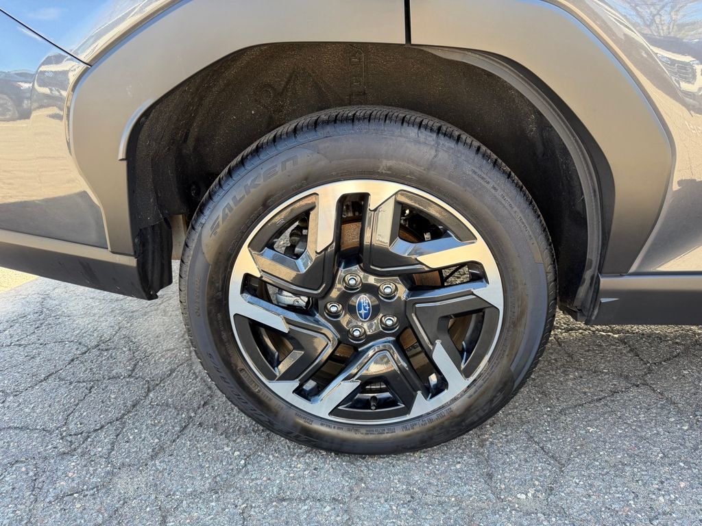 2025 Subaru Forester Premium - Photo 13