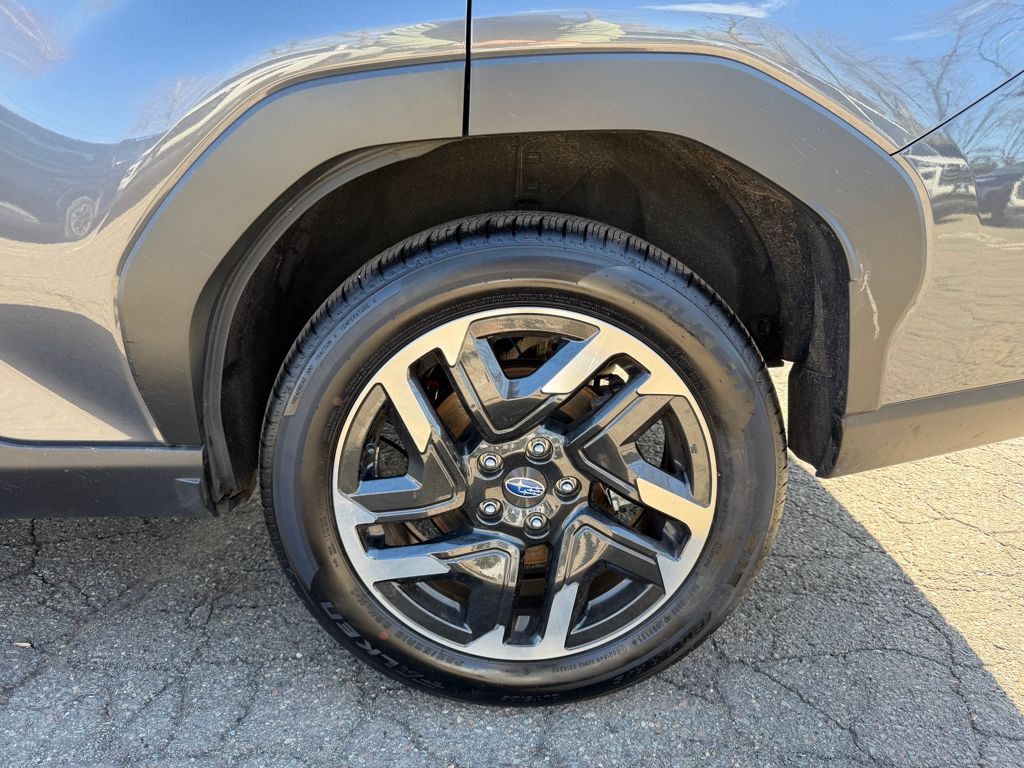 2025 Subaru Forester Premium - Photo 10