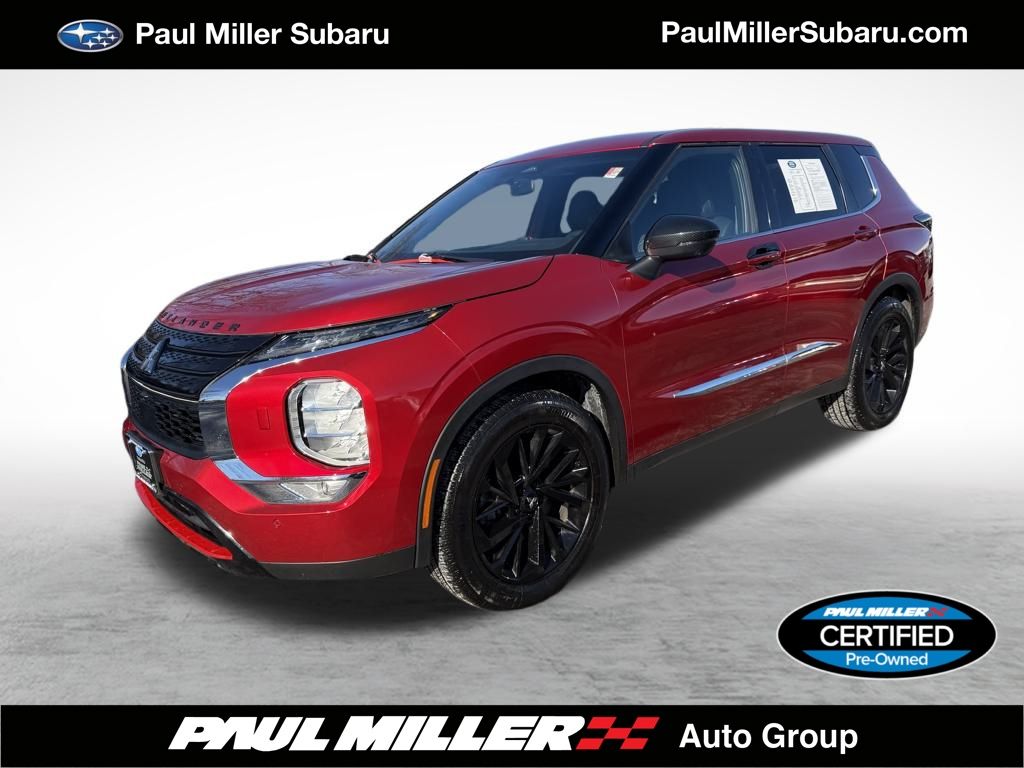 2023 Mitsubishi Outlander SE Black Edition's photo