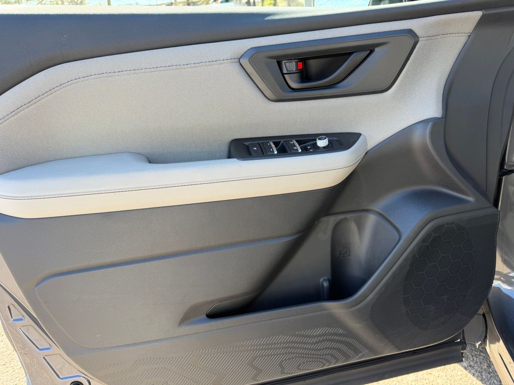 2025 Subaru Forester Premium - Photo 15