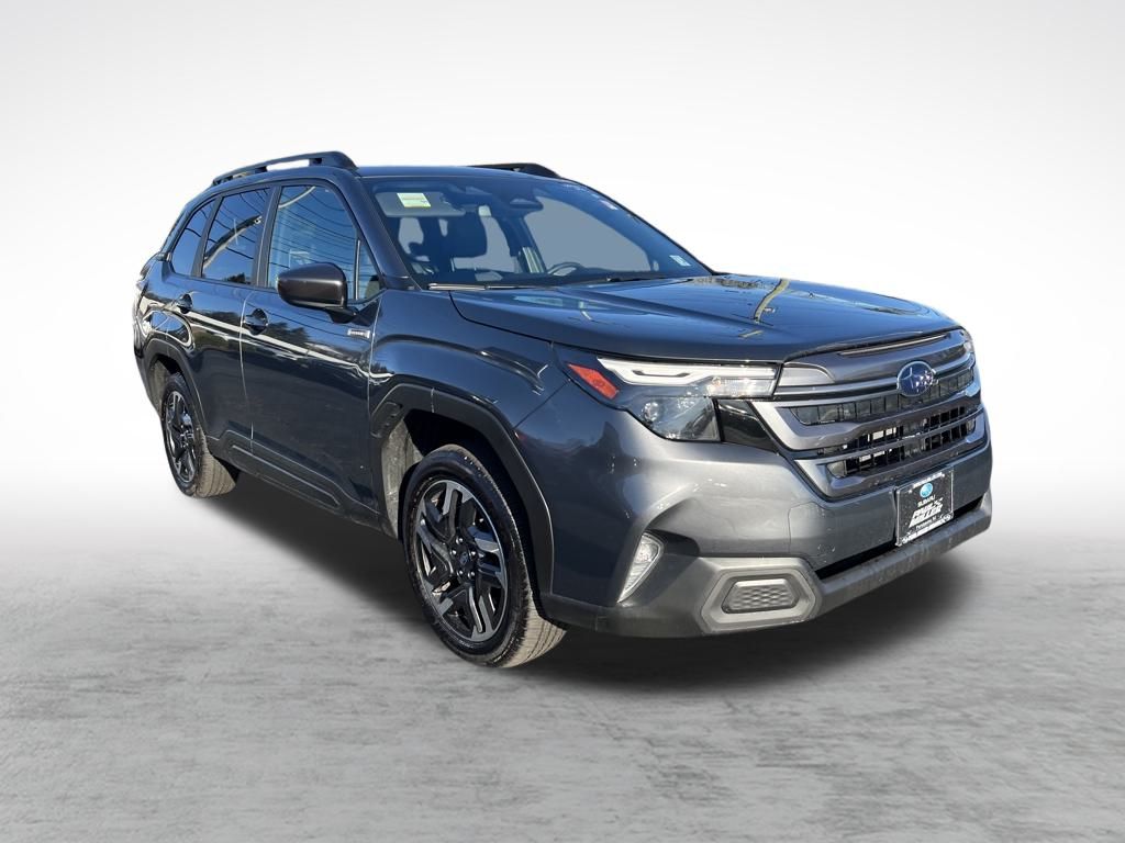 2025 Subaru Forester Premium photo 3