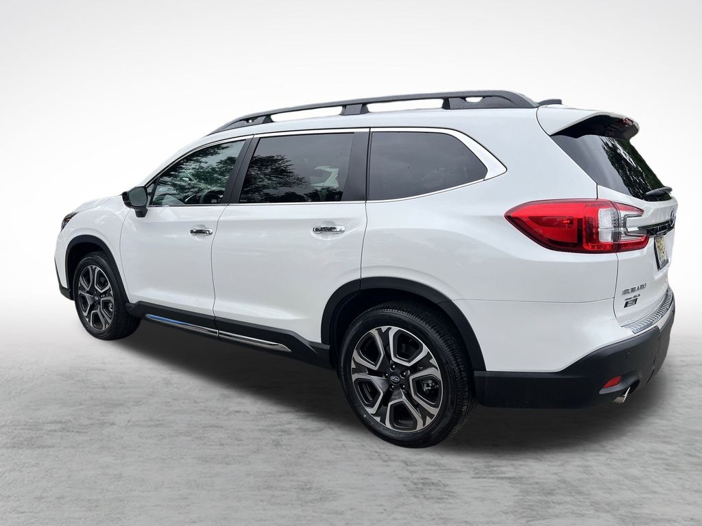 2025 Subaru Ascent Touring photo 4