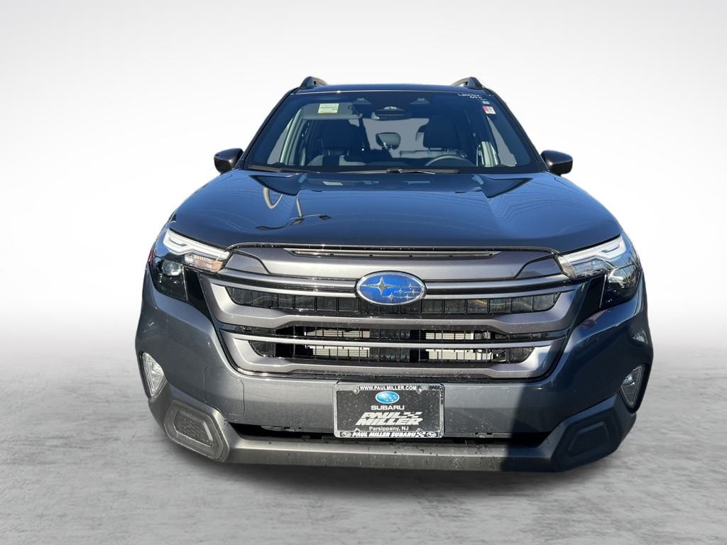 2025 Subaru Forester Premium photo 2