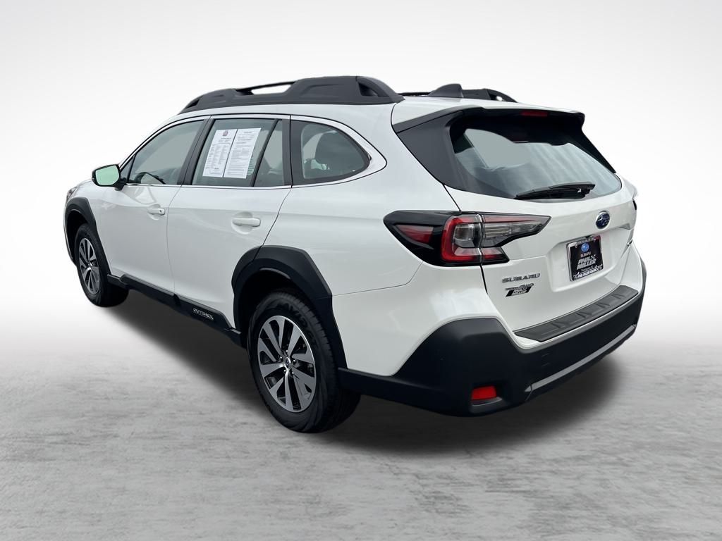 2025 Subaru Outback Base photo 4