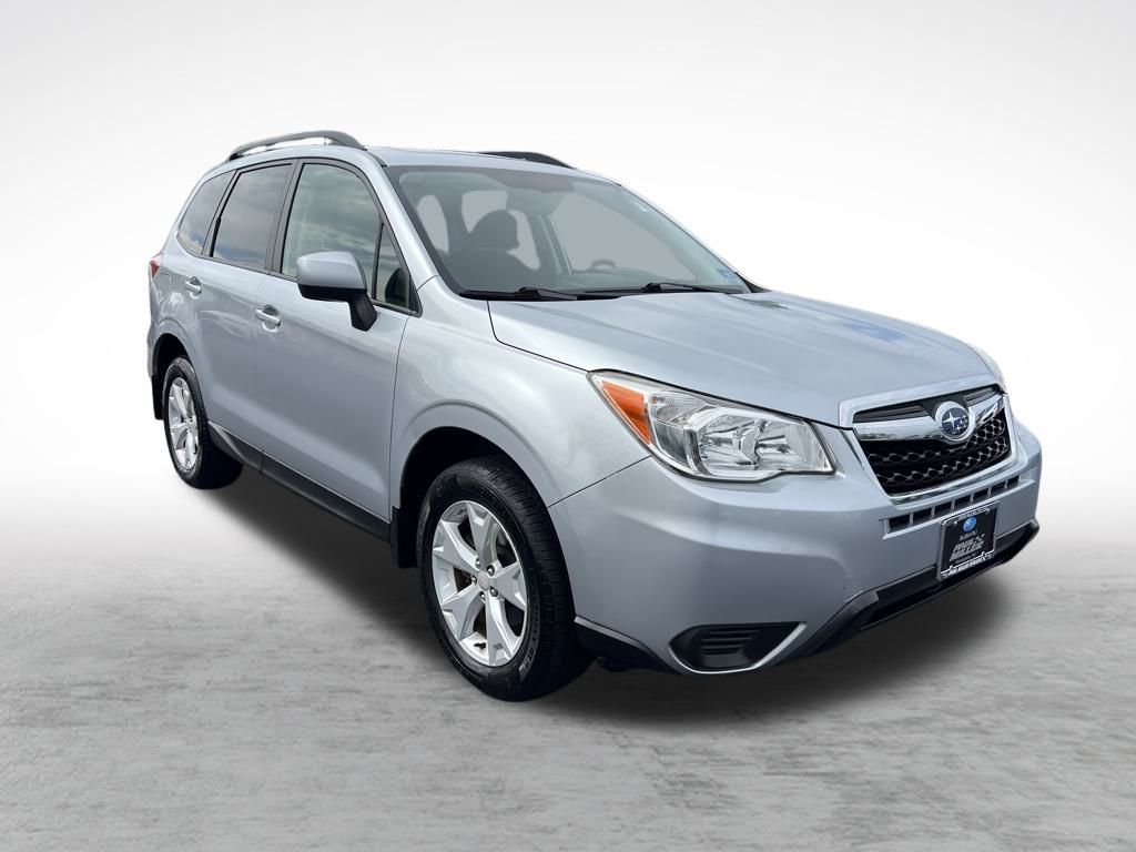 2016 Subaru Forester 2.5i Premium photo 3