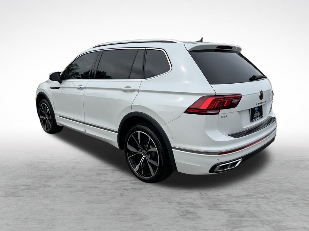2022 Volkswagen Tiguan SEL Premium R-Line photo 2