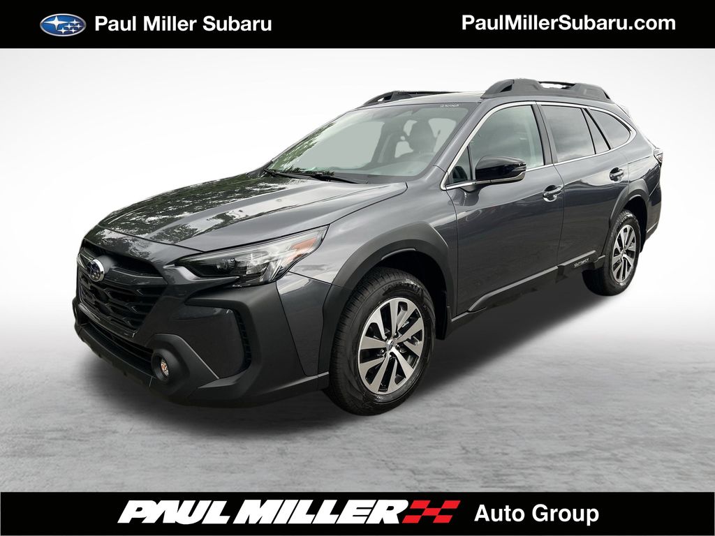 2025 Subaru Outback Premium's photo