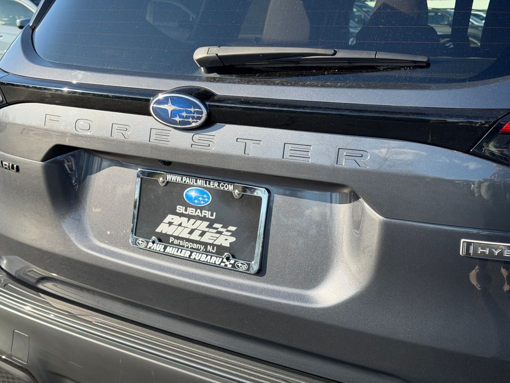 2025 Subaru Forester Touring - Photo 27
