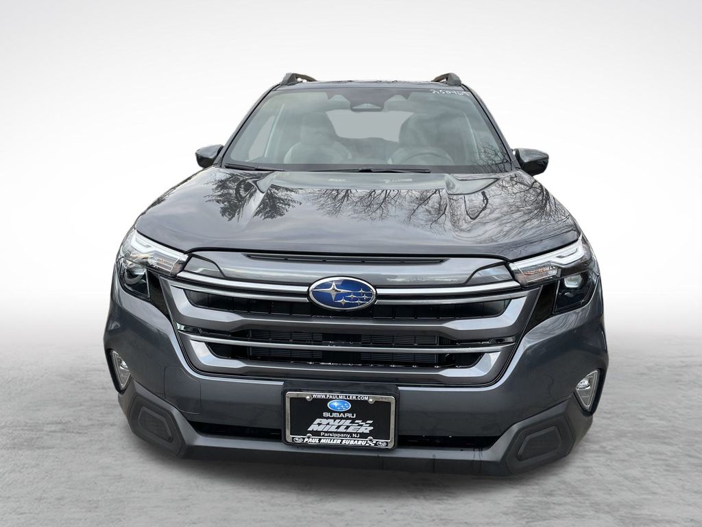 2025 Subaru Forester Premium photo 2