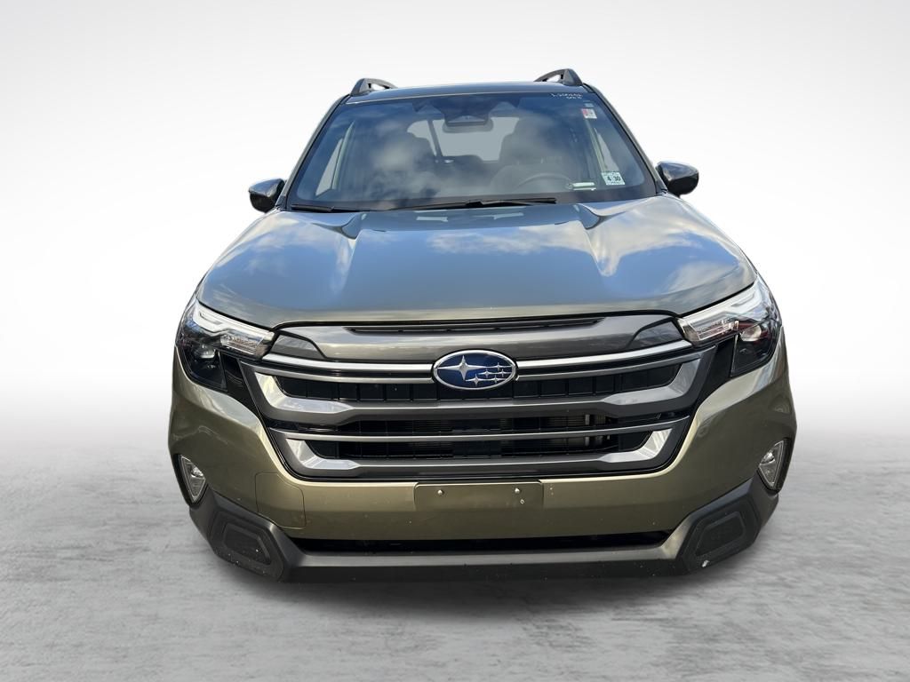 2025 Subaru Forester Premium photo 2