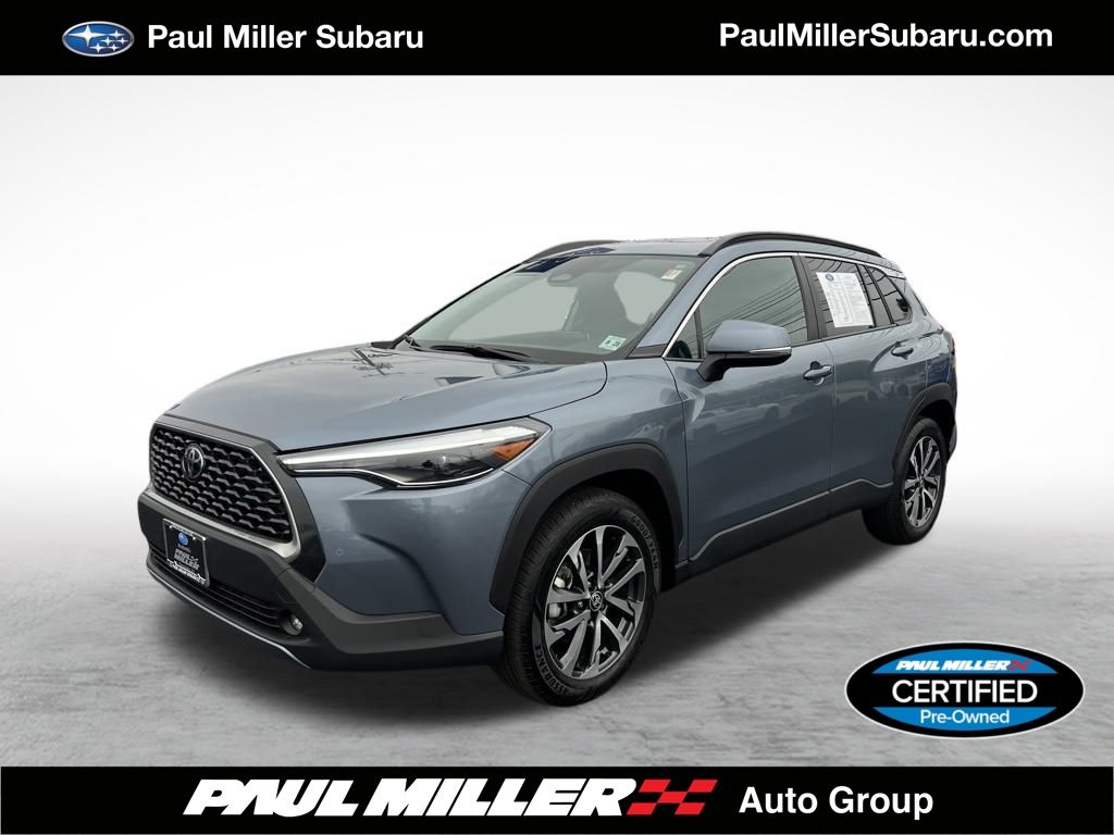 2023 Toyota Corolla Cross XLE's photo