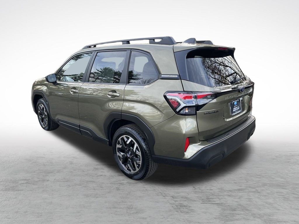 2025 Subaru Forester Premium photo 4