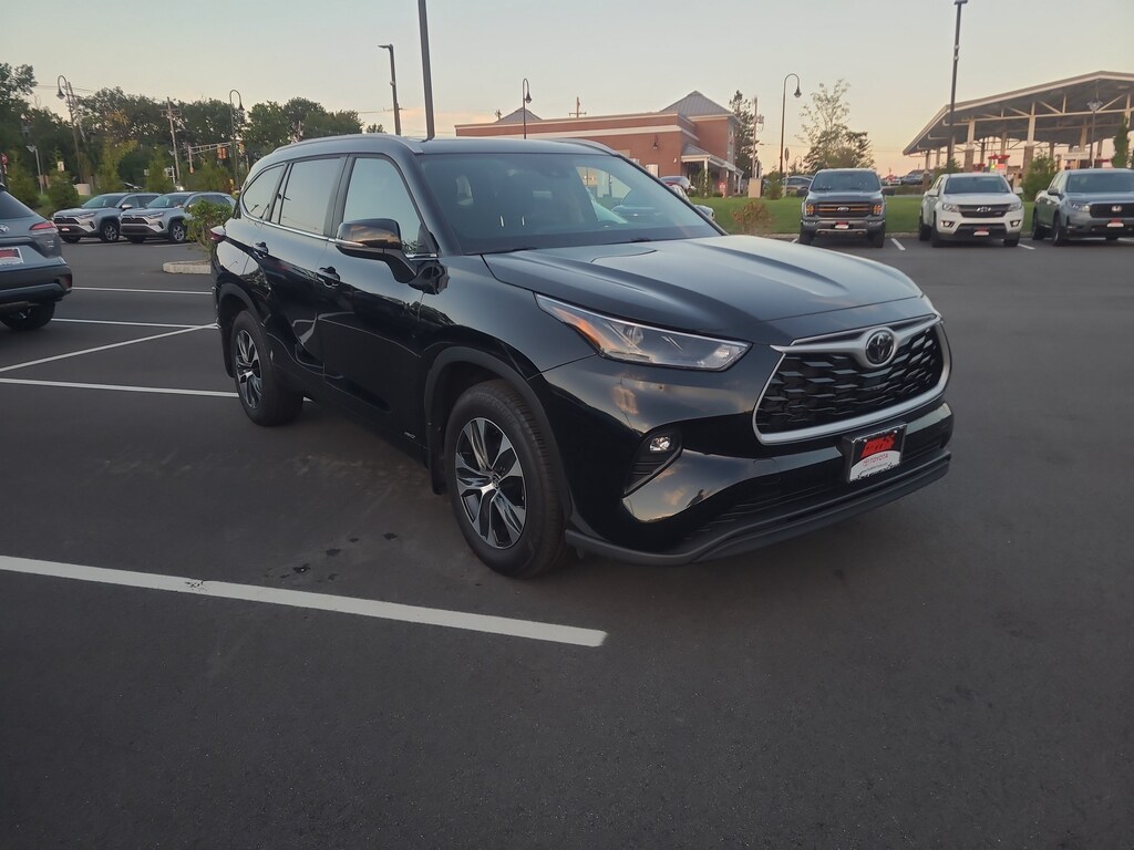 Certified 2026 Toyota Highlander Hybrid XLE HYB XLE