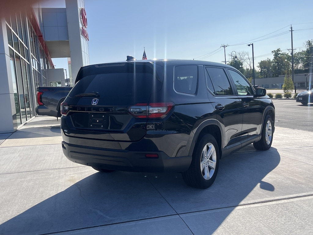 Used 2023 Honda Pilot LX LX