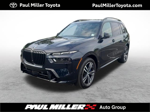 2025 BMW X7 40i