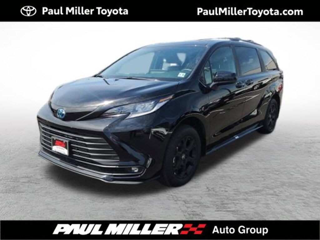 Certified 2025 Toyota Sienna Woodland Edition Woodland Edition AWD 7-Passenger