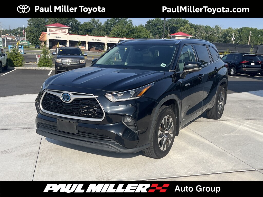 Used 2021 Toyota Highlander Hybrid XLE HYB XLE