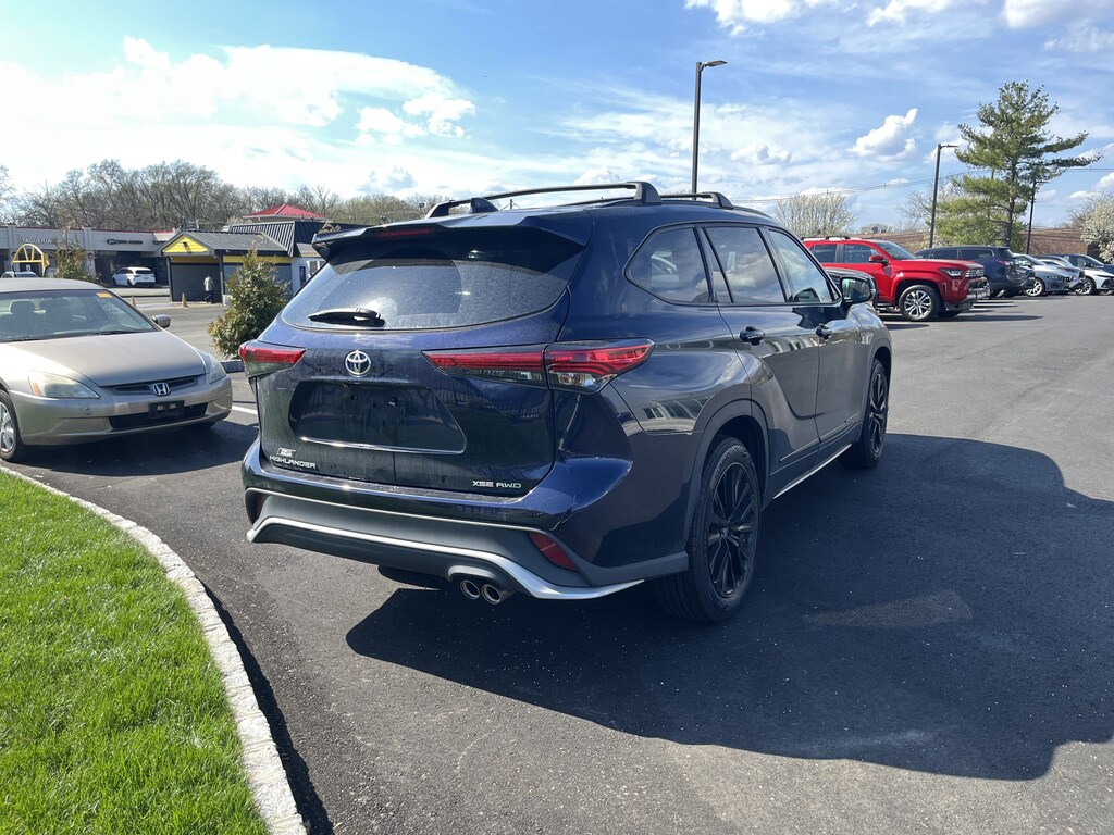 Used 2023 Toyota Highlander XSE XSE AWD