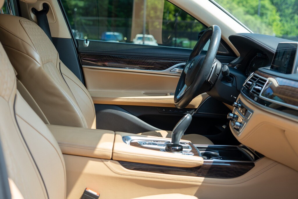 Used 2022 BMW 7 Series 750i xDrive Sedan