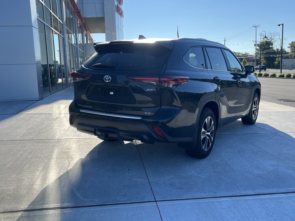 Used 2026 Toyota Highlander Hybrid XLE Hybrid XLE AWD