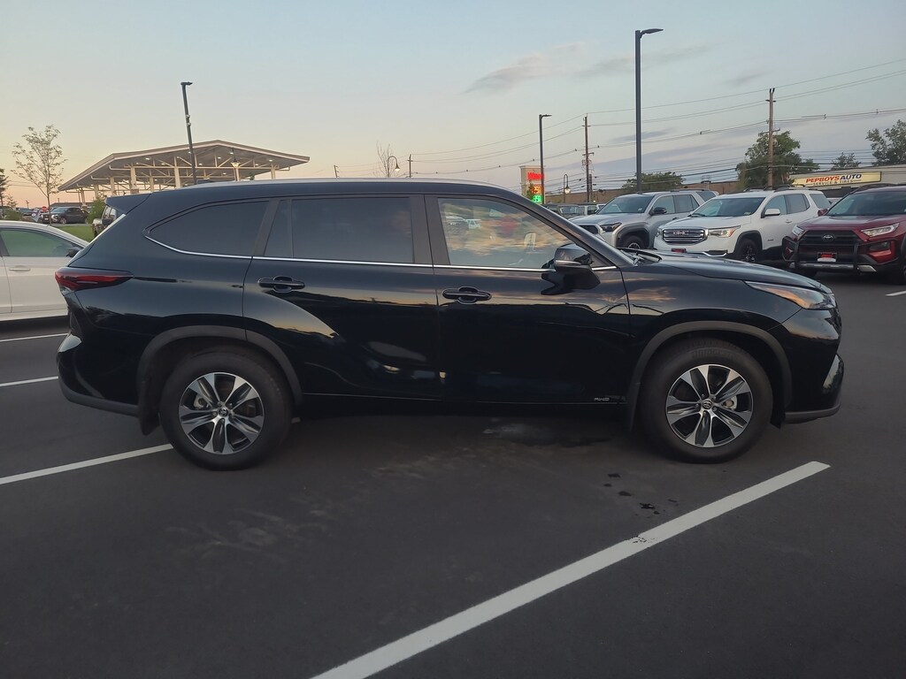 Certified 2026 Toyota Highlander Hybrid XLE HYB XLE