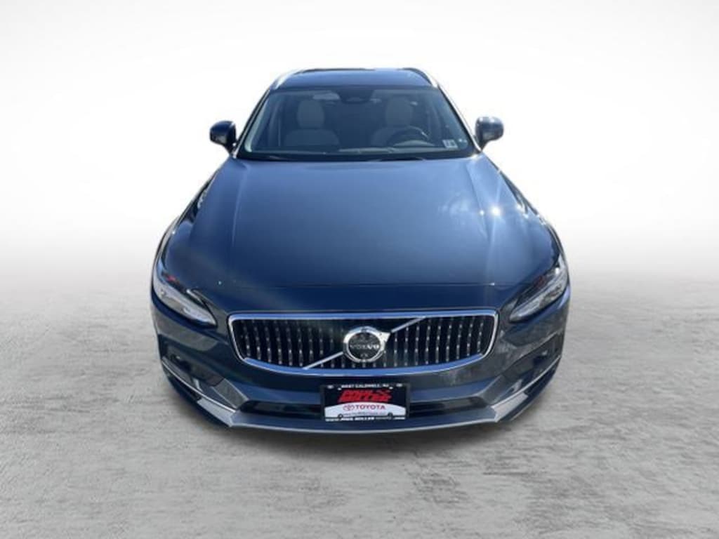 Used 2025 Volvo V90 Cross Country Plus B6 AWD Plus