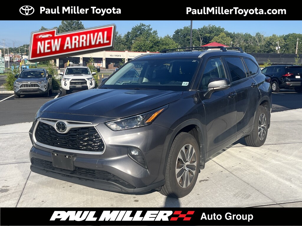 Used 2023 Toyota Highlander XLE XLE AWD